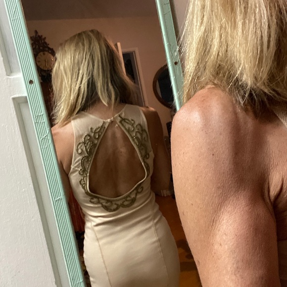 Gorgeous fitted light peach cocktail mini dress with gold embossed trim - Picture 7 of 7